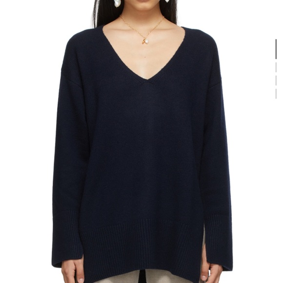 “Lisa Yang” Cashmere V-neck sweater - Picture 5 of 5